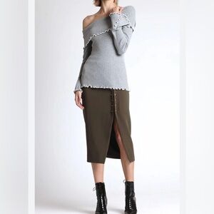 N12H Lillian Knit off shoulder sweater with faux pearl accents in gray.Size M